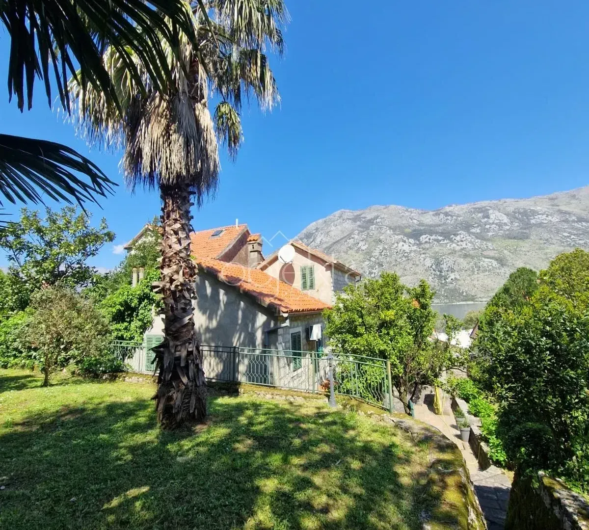 Prodaja, kuća, 130m², Kotor, Crna Gora