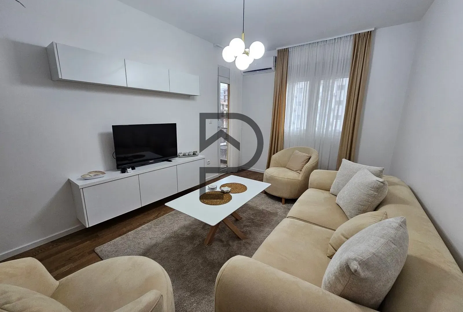 Izdavanje, jednosoban stan, 46m², Pobrežje, Podgorica