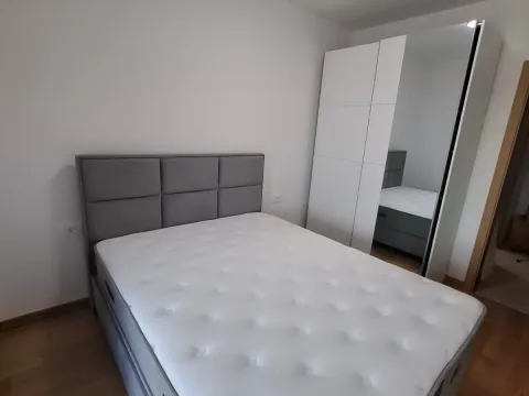 Izdavanje, jednosoban stan, 45m², New City, Podgorica - image 6