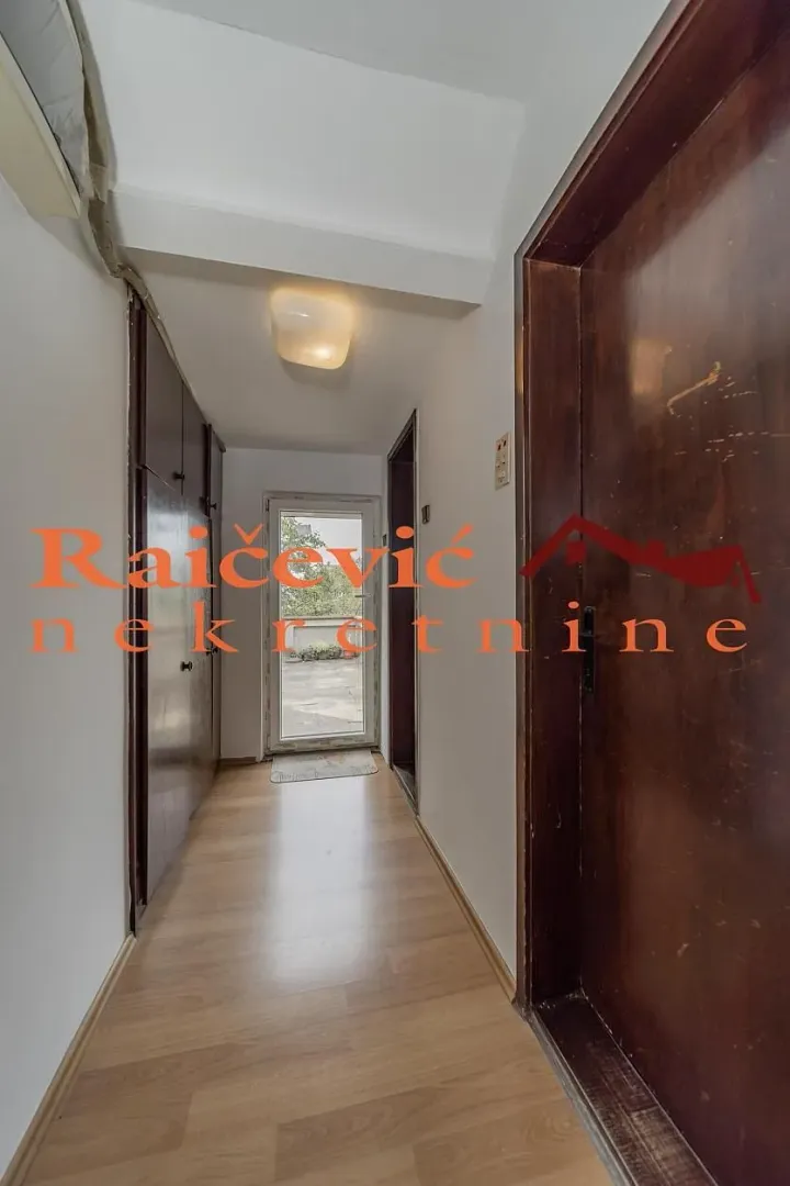Prodaja, trosoban stan, 96m², Centar, Kragujevac