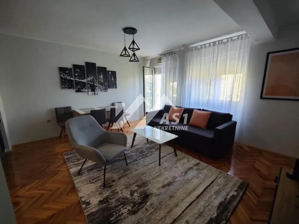 Izdavanje, dvosoban stan, 52m², Socijalno, Novi Sad Sve Podlokacije