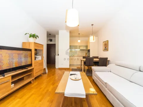 Izdavanje, jednosoban stan, 47m², City Kvart, Podgorica - image 2