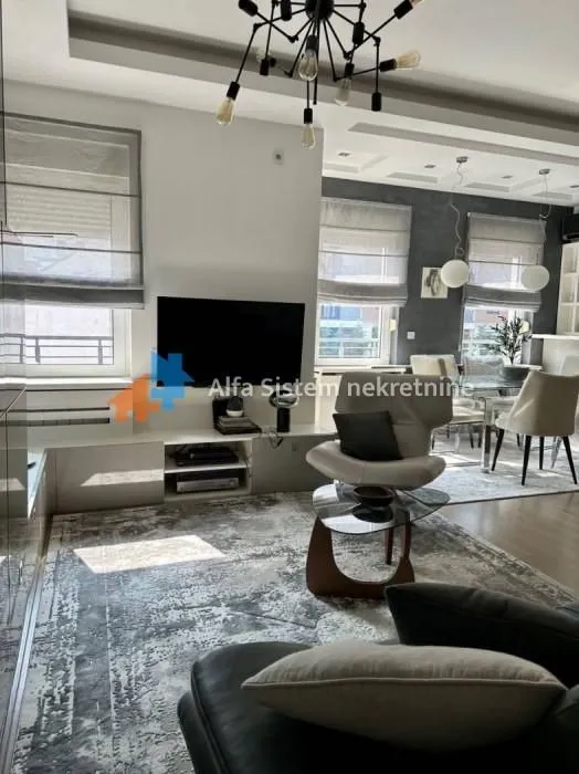 Izdavanje, dvosoban stan, 60m², Kalenić Pijaca, Vračar Sve Podlokacije