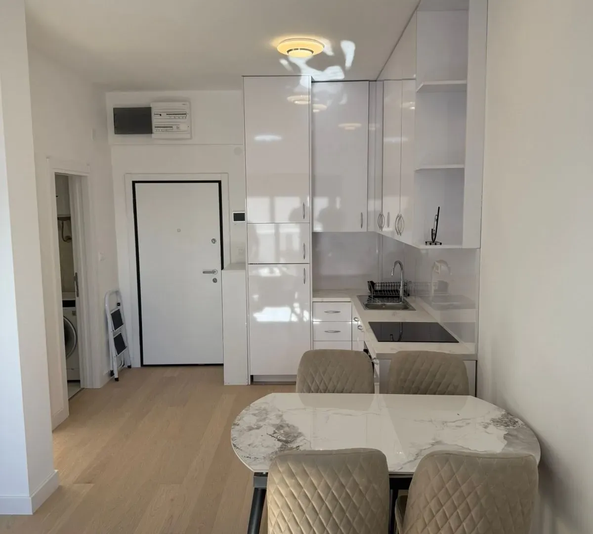 Rent, one bedroom apartment, 40m², Bečići, Budva
