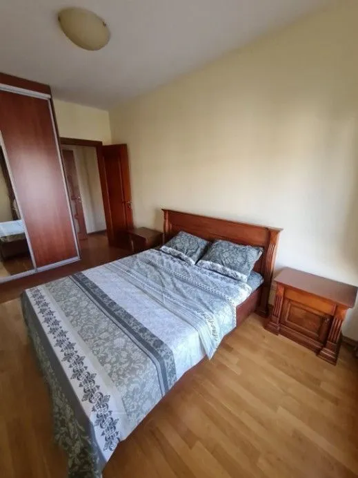 Izdavanje, dvosoban stan, 80m², Centar, Podgorica