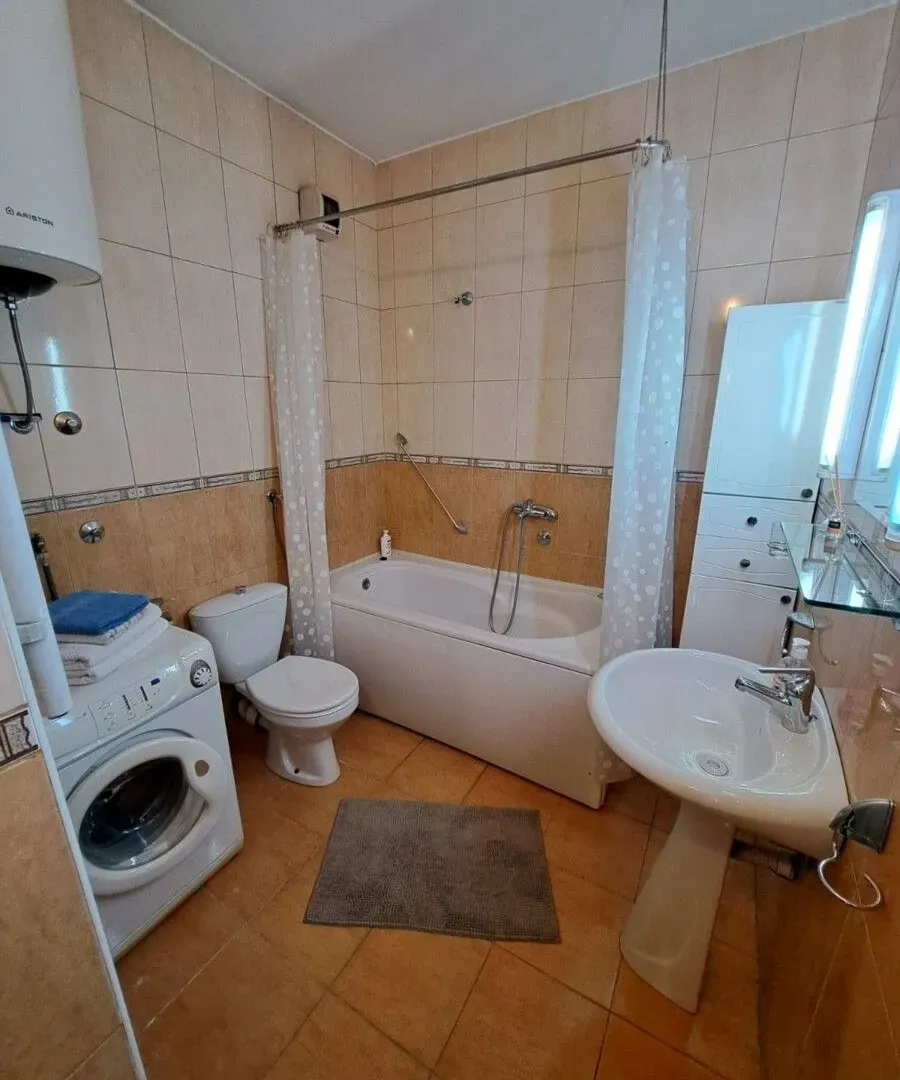 Izdavanje, dvosoban stan, 75m², Preko Morače, Podgorica