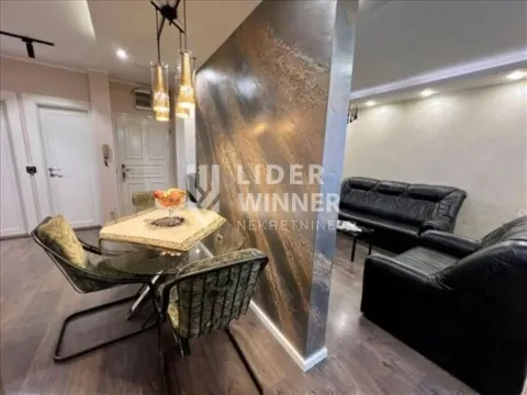 Izdavanje, četvorosoban stan, 97m², Crveni Krst, Beograd - image 9