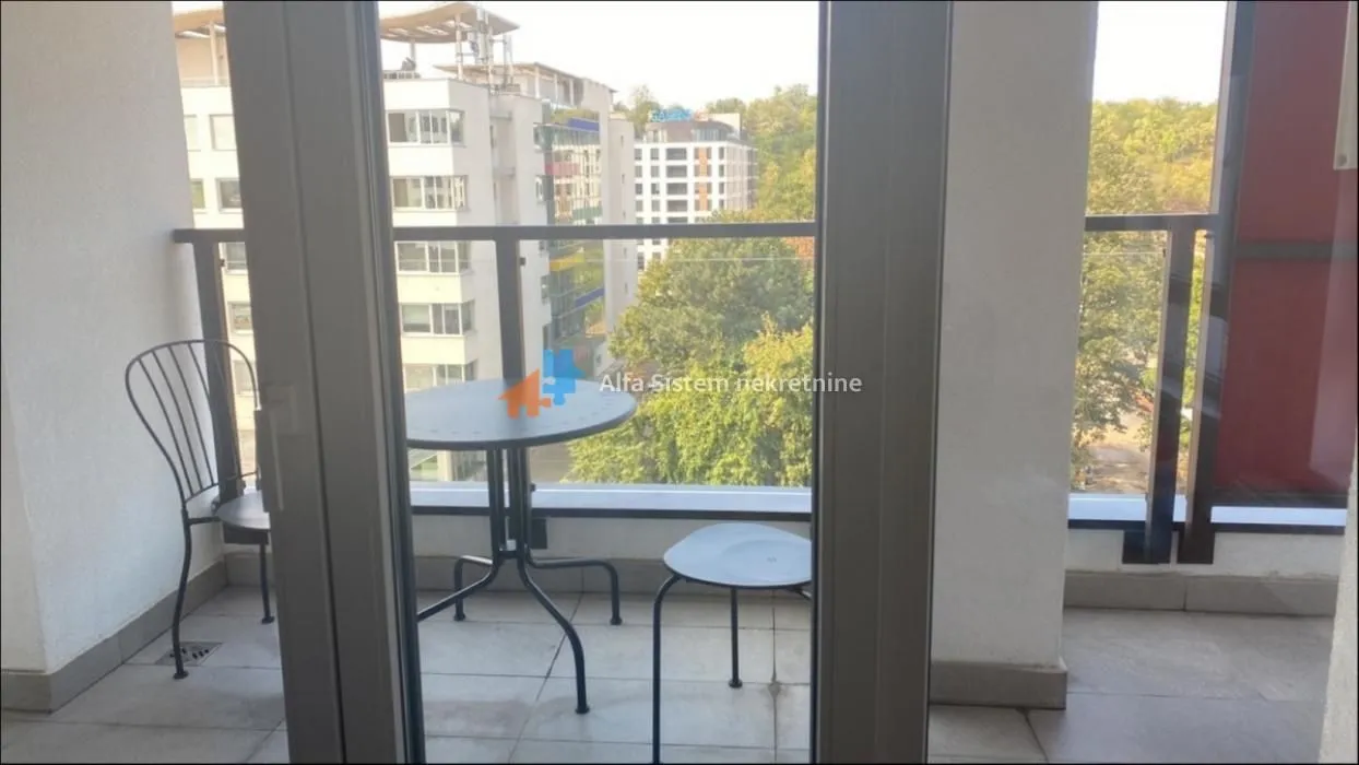 Izdavanje, trosoban stan, 112m², Novi Beograd Blok 65, Novi Beograd Sve Podlokacije