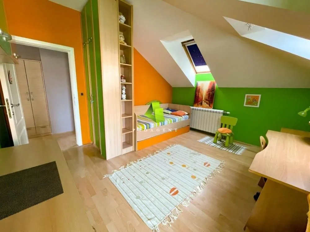 Prodaja, kuća, 400m², Pantelej, Niš