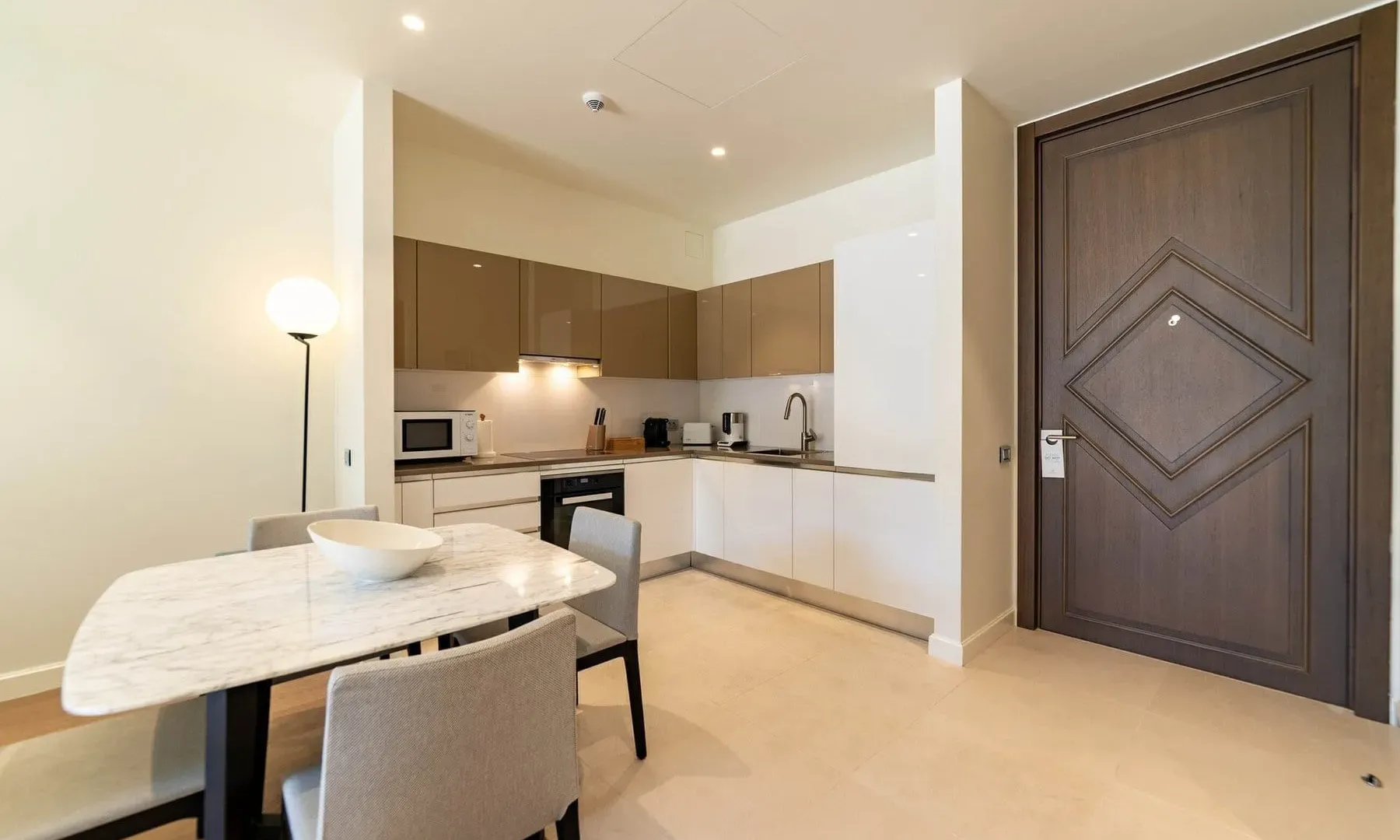 Prodaja, jednosoban stan, 90m², Portonovi, Herceg Novi