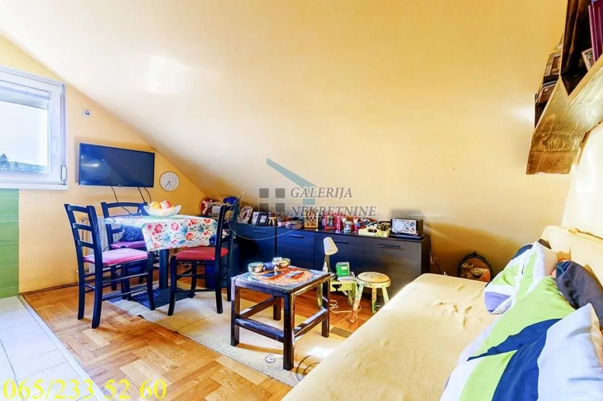 Prodaja, jednosoban stan, 31m², Kanarevo Brdo, Beograd