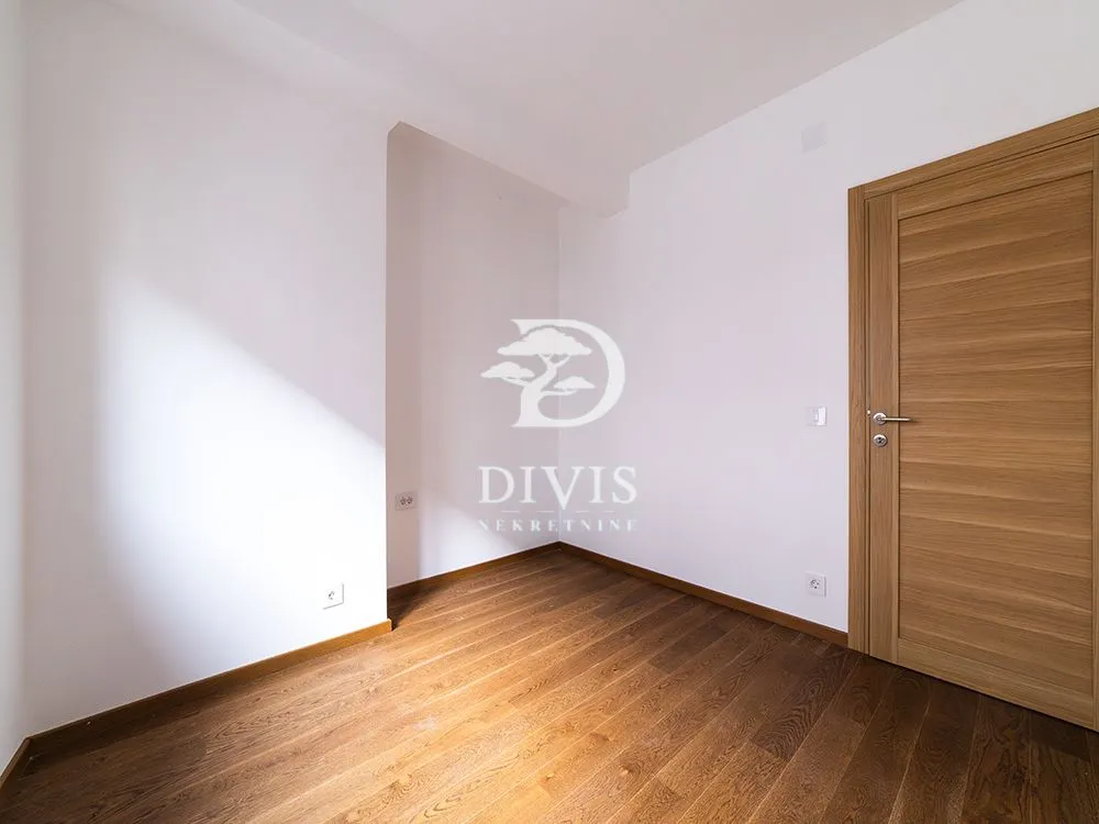Sale, four bedroom apartment, 71m², Vračar Hram, Vračar Sve Podlokacije