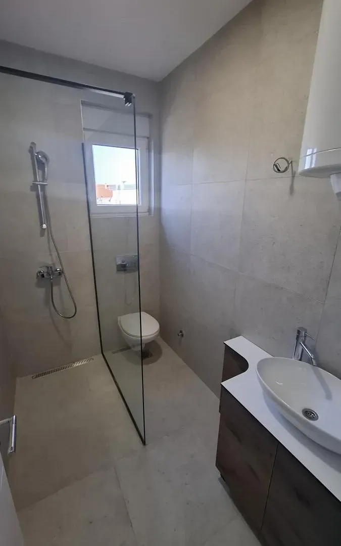 Prodaja, četvorosoban stan, 95m², Veternik, Novi Sad Sve Podlokacije