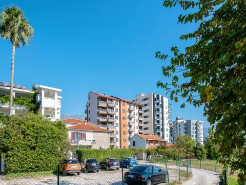 Rent, three bedroom apartment, 60m², Budva, Crna Gora - image 17