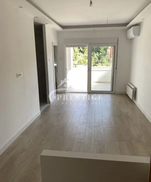 Izdavanje, dvosoban stan, 70m², Gorica C, Podgorica