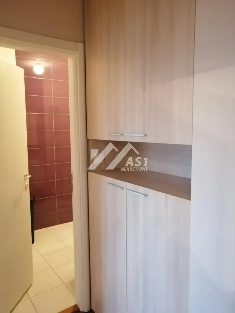 Izdavanje, jednosoban stan, 45m², Nova Detelinara, Novi Sad Sve Podlokacije