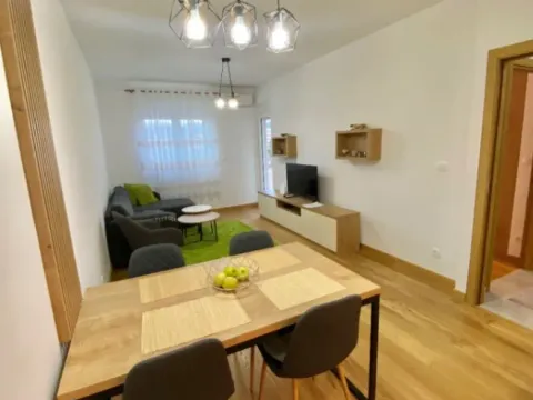 Izdavanje, jednosoban stan, 49m², New City, Podgorica