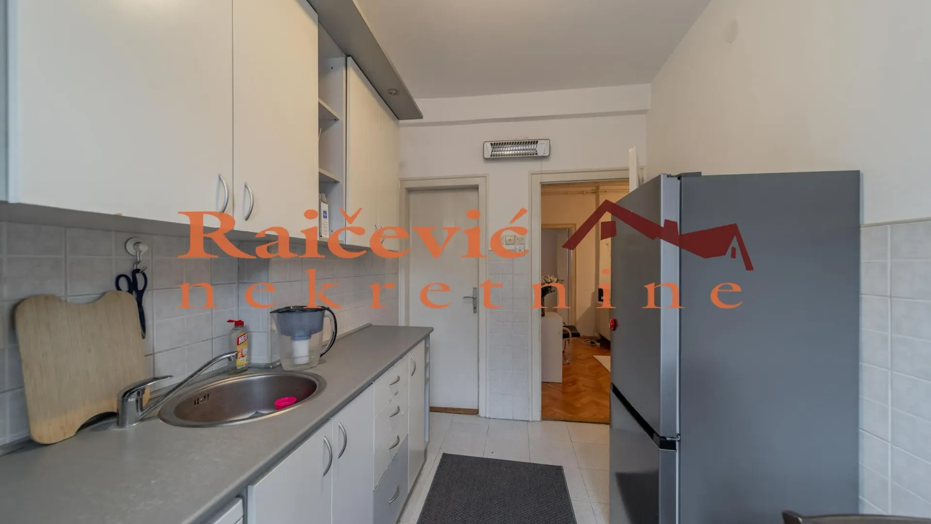 Prodaja, trosoban stan, 68m², Kalenić Pijaca, Vračar Sve Podlokacije