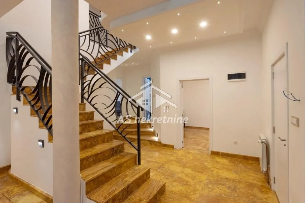Izdavanje, kuća, 417m², Jajinci, Voždovac Sve Podlokacije