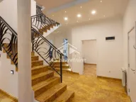 Izdavanje, kuća, 417m², Jajinci, Voždovac Sve Podlokacije - image 21