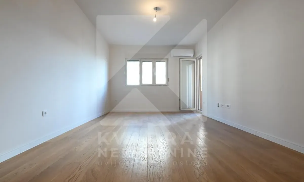 Izdavanje, jednosoban stan, 49m², Central Point, Podgorica