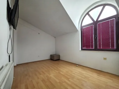 Rent, office space, 108m², Stara Varoš, Podgorica - image 7