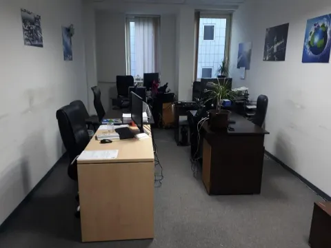 Izdavanje, poslovni prostor, 650m², Slavija, Vračar Sve Podlokacije - image 17