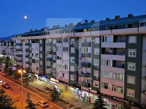 Izdavanje, trosoban stan, 88m2, Stari Aerodrom, Podgorica Izdavanje, trosoban stan, 88m2, Stari Aerodrom, Podgorica