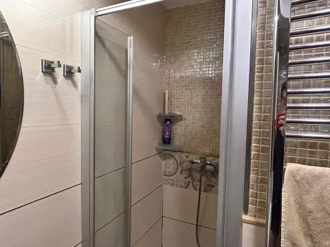 Izdavanje, dvosoban stan, 90m², Stari Aerodrom, Podgorica - image 16