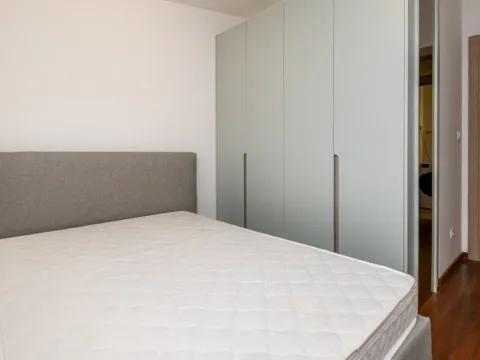 Izdavanje, četvorosoban stan, 127m², Master Kvart, Podgorica - image 9