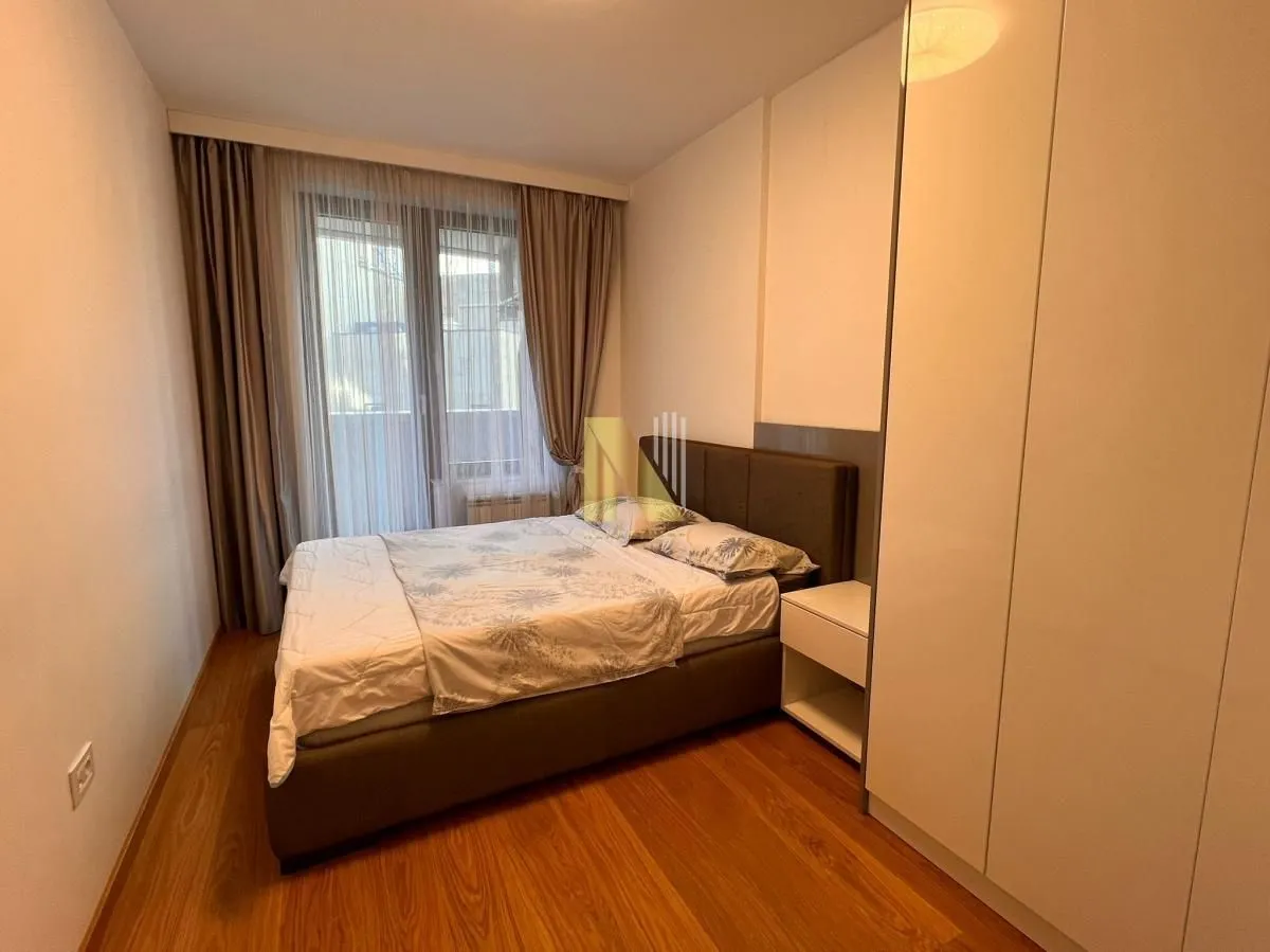Izdavanje, dvosoban stan, 51m², Centar, Novi Sad