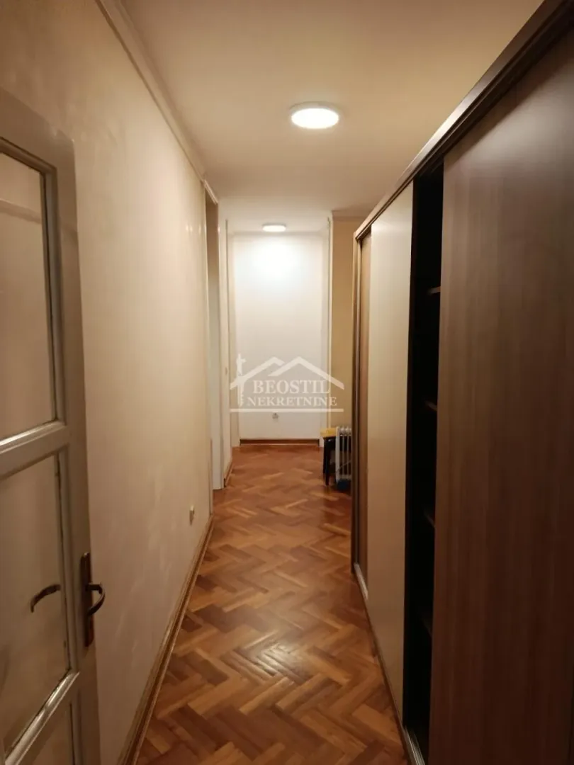 Rent, four bedroom apartment, 161m², Voždovac Sve Podlokacije, Beograd