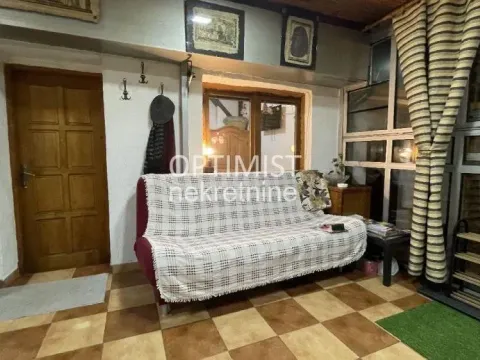 Izdavanje, dvosoban stan, 44m², Zemun Centar, Zemun Sve Podlokacije - image 4