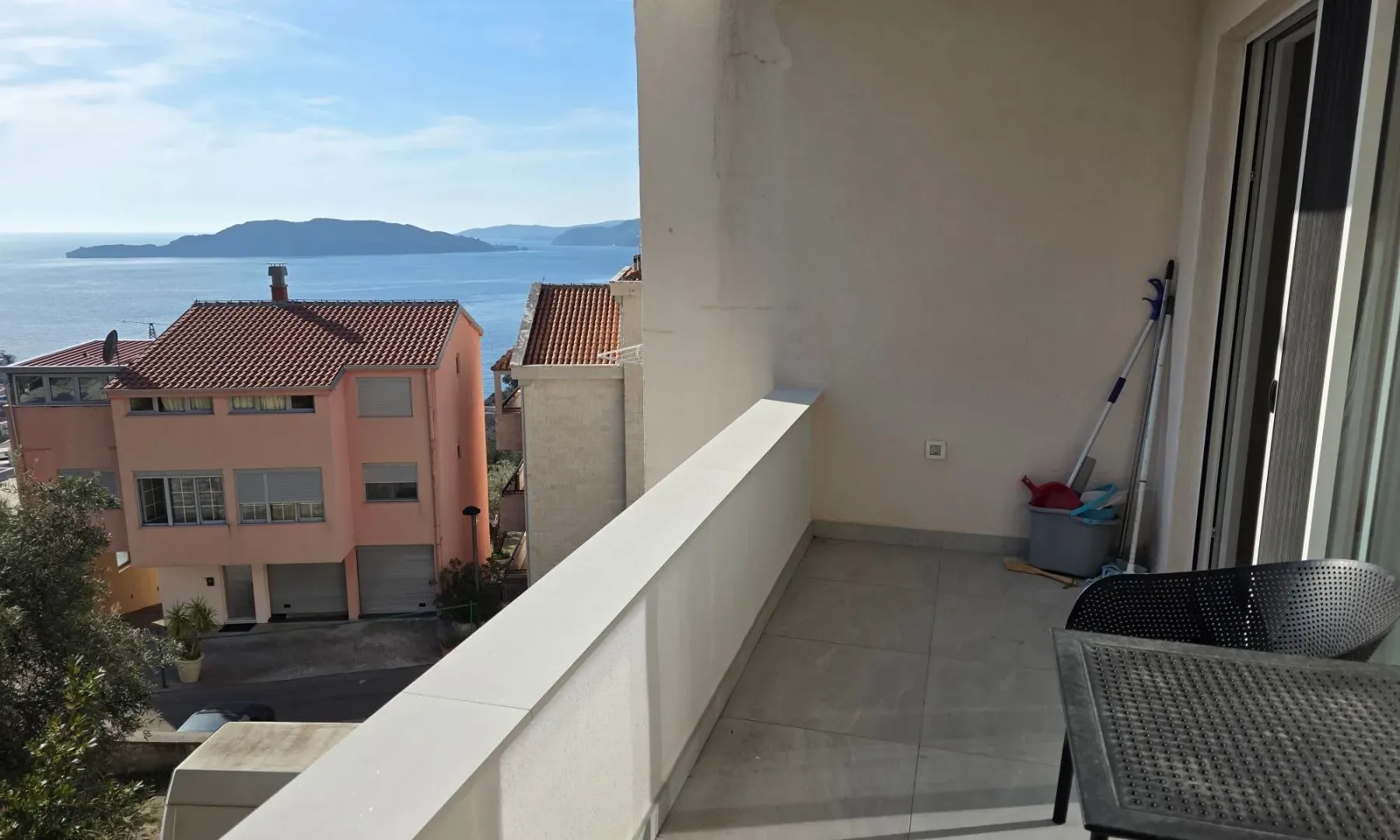 Prodaja, dvosoban stan, 68m², Pržno, Budva