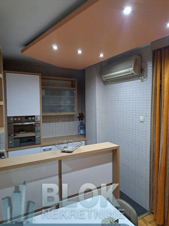 Izdavanje, dvosoban stan, 63m², Blok 6, Podgorica