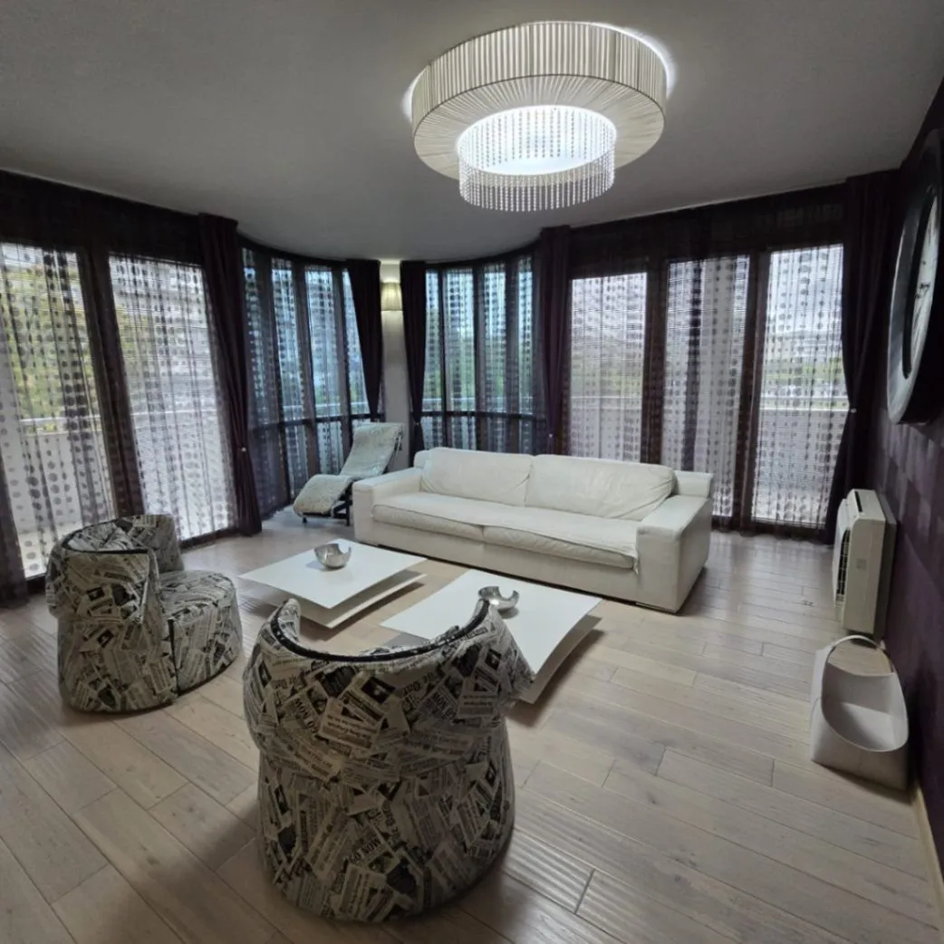 Izdavanje, trosoban stan, 140m², Preko Morače, Podgorica