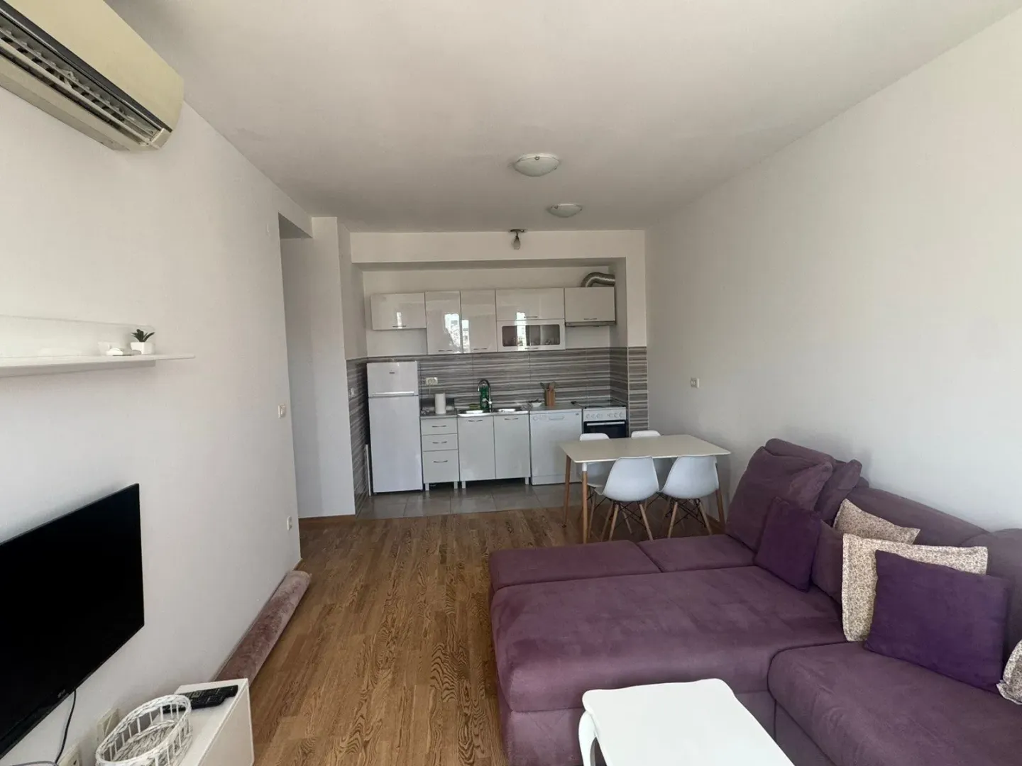 Rent, two bedroom apartment, 60m², Centar, Budva