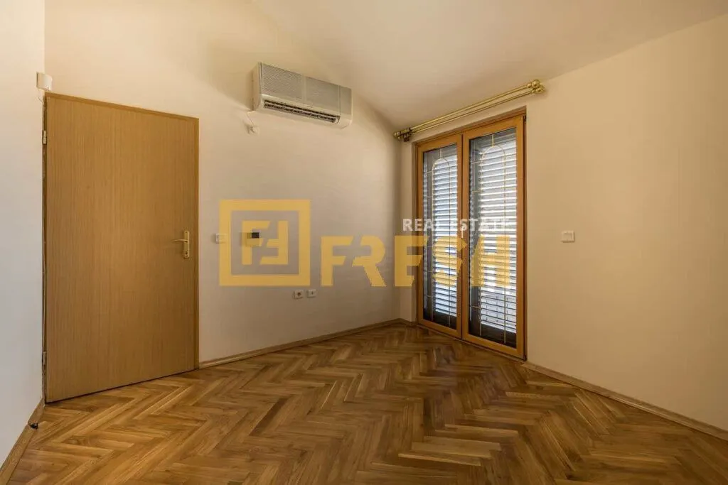 Rent, house, 370m², Zabjelo, Podgorica