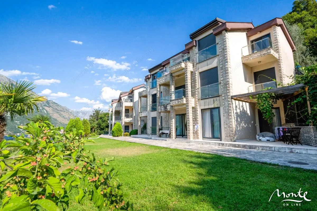Prodaja, dvosoban stan, 68m², Kostanjica, Kotor
