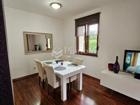 Rent, two bedroom apartment, 72m², Gorica C, Podgorica - image 9