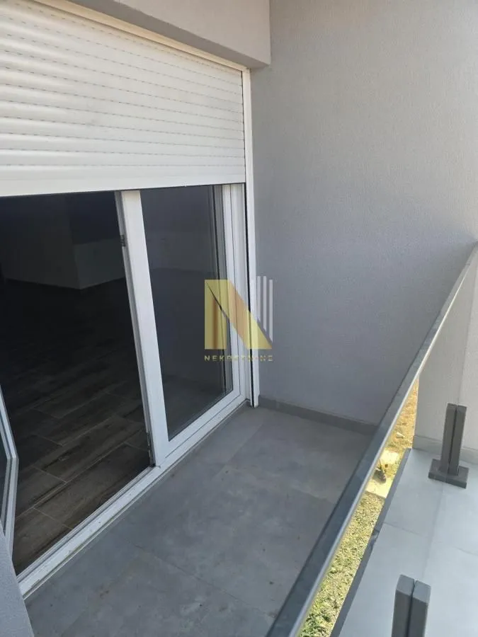 Prodaja, trosoban stan, 70m², Vidovdansko naselje, Novi Sad Sve Podlokacije