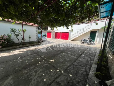Rent, two bedroom apartment, 80m², Centar, Bar - image 22