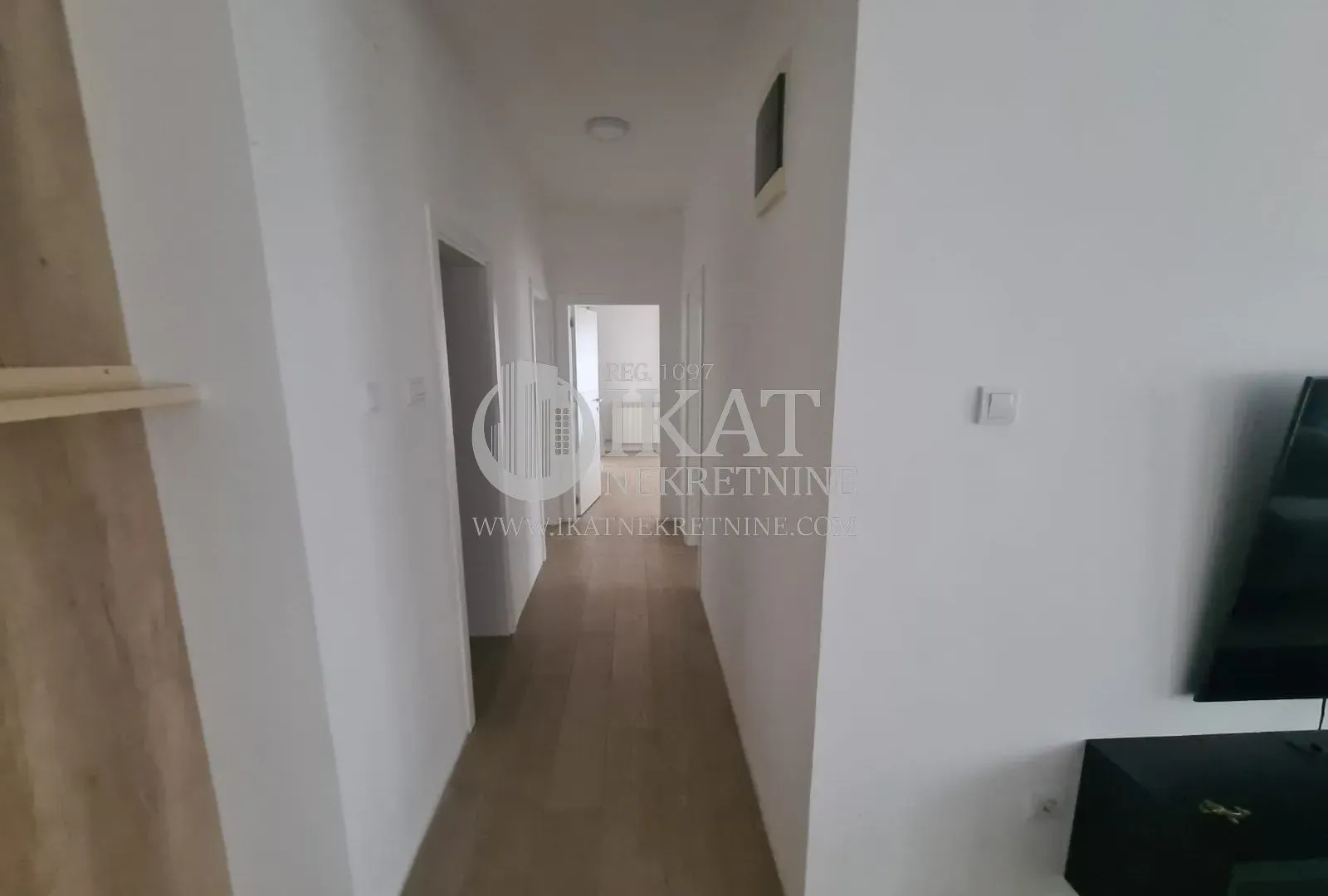 Rent, four bedroom apartment, 160m², Savski Venac, Beograd