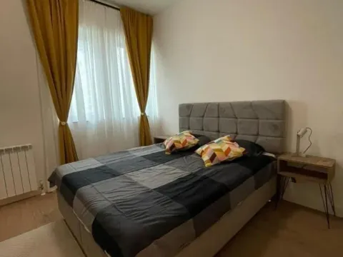 Izdavanje, dvosoban stan, 55m², Savski Venac, Beograd