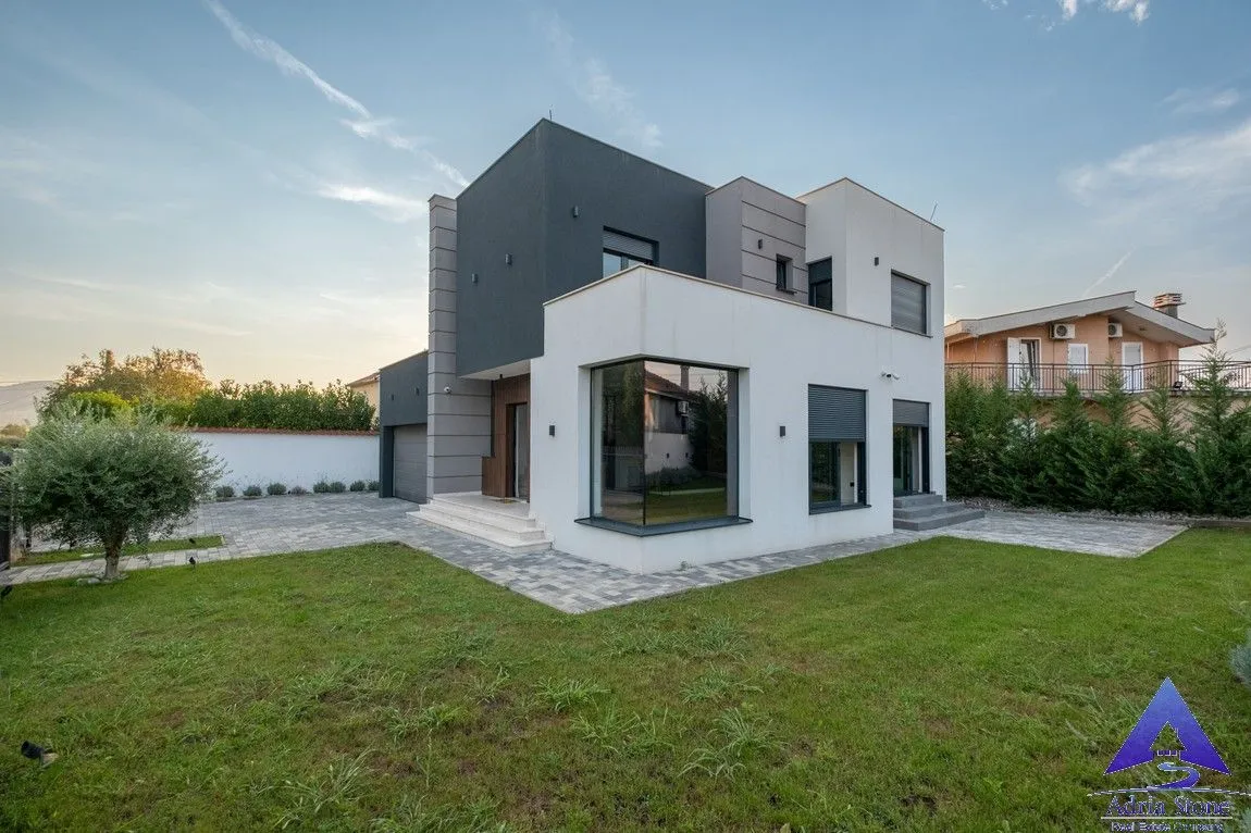 Rent, house, 180m², Podgorica, Crna Gora