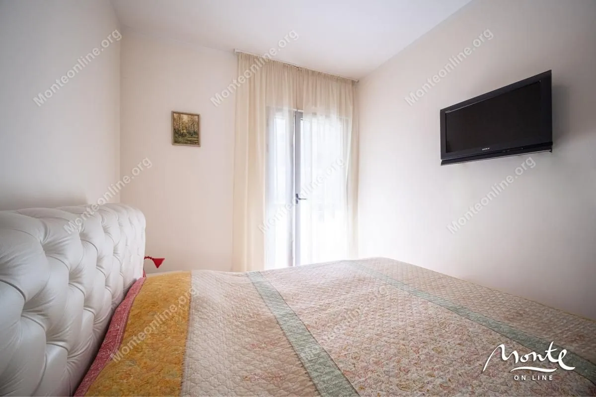Prodaja, dvosoban stan, 81m², Dobrota, Kotor