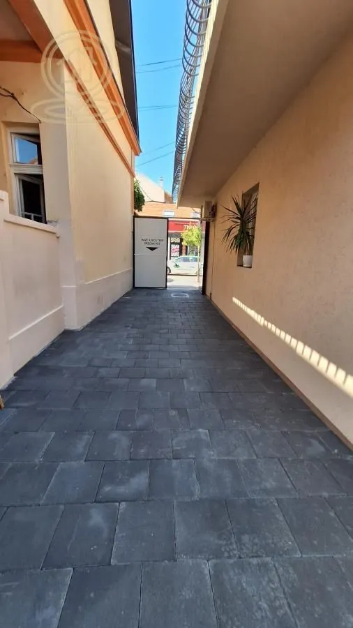 Rent, office space, 320m², Medijana, Niš