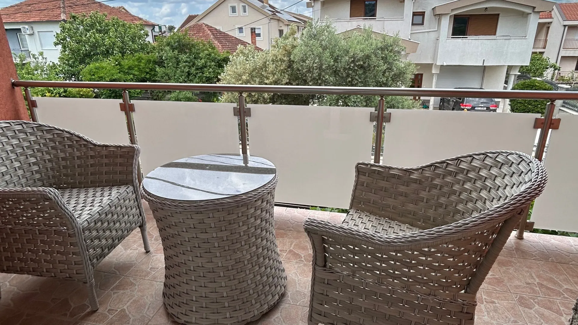 Izdavanje, dvosoban stan, 80m², Murtovina, Podgorica
