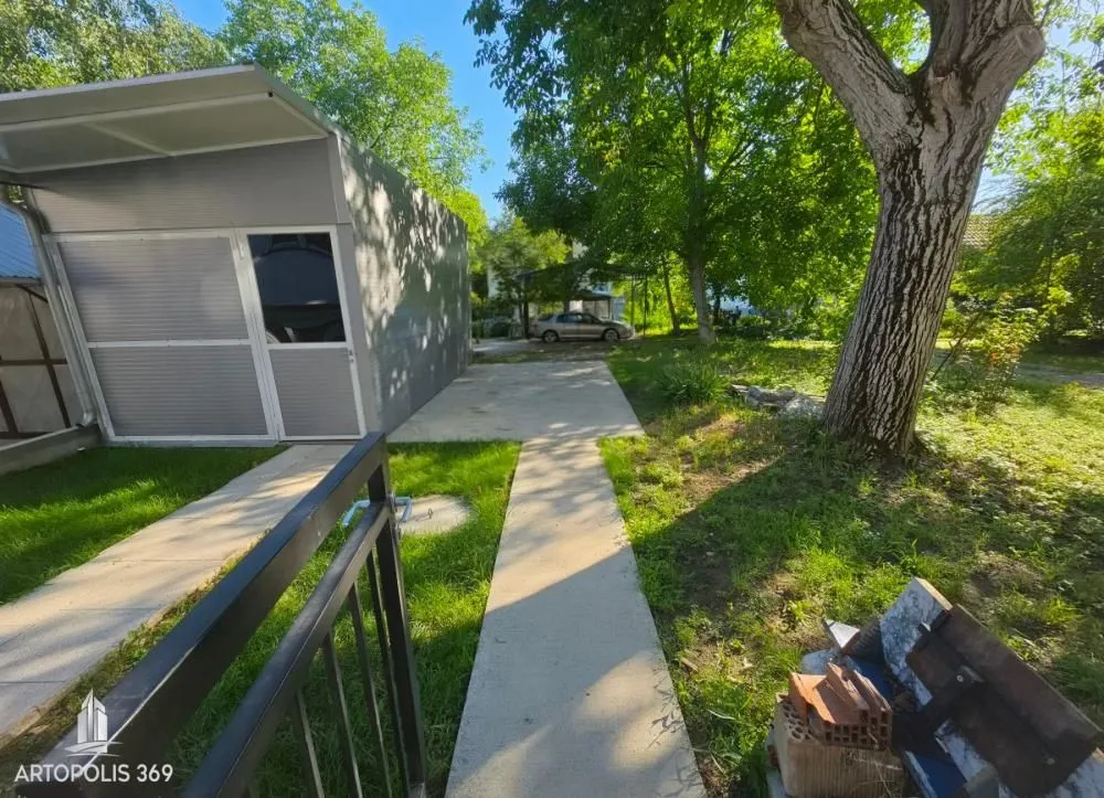 Prodaja, trosoban stan, 65m², Zemun Sve Podlokacije, Beograd