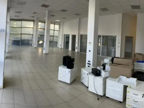 Rent, office space, 400m², Novo naselje, Novi Sad